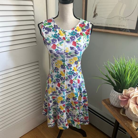 Vintage EXPRESS Dress Womens Medium White Floral Fit Flare Preppy Retro Feminine - Picture 1 of 9